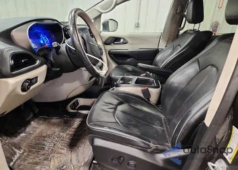 2019 Chrysler Pacifica Hybrid Limited from USA, damaged, VIN 2C4RC1N76KR613906